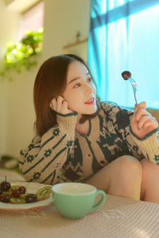 打美女的屁股